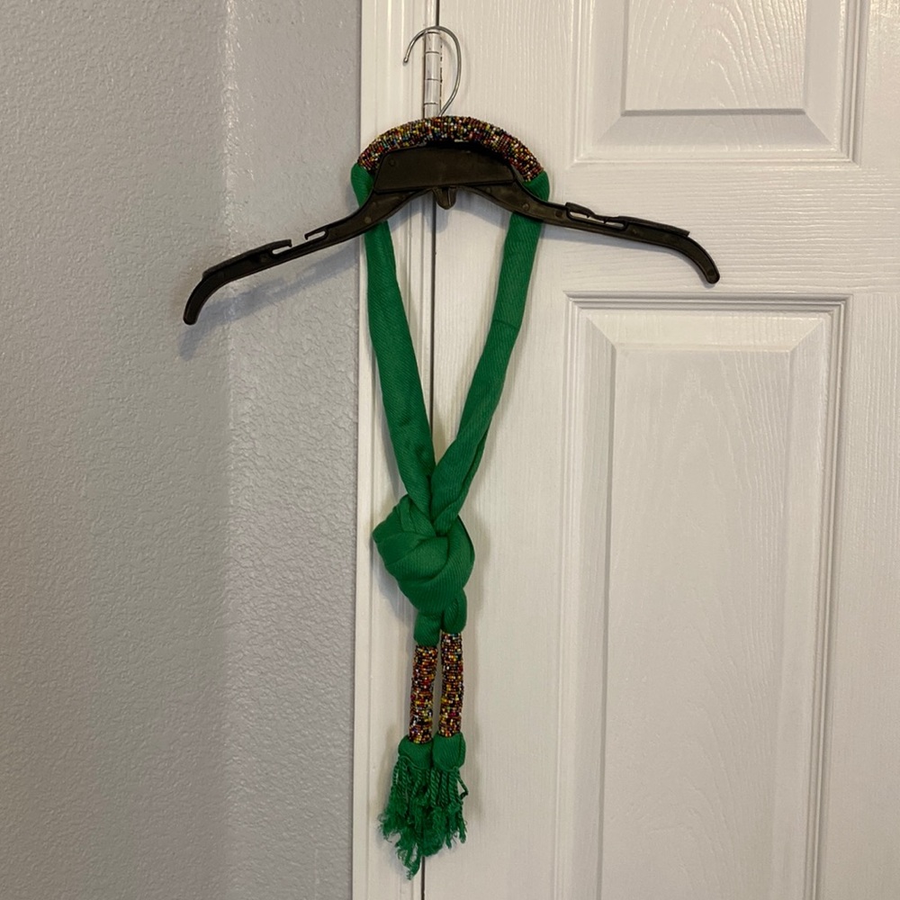 Beautiful scarf. Can be used as a belt or scarf